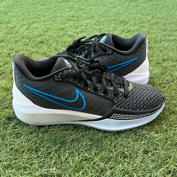 Nike Sabrina 1 - Picture 1 of 5